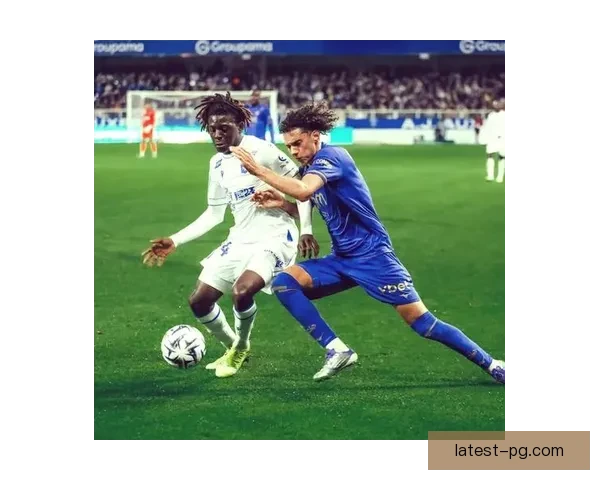 19岁新星伊莱尼赫纳以3500万美元身价加盟伊蒂哈德开启新篇章